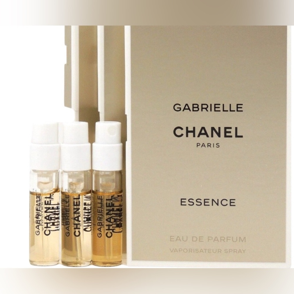 CHANEL Gabrielle Essence
Perfume Trio